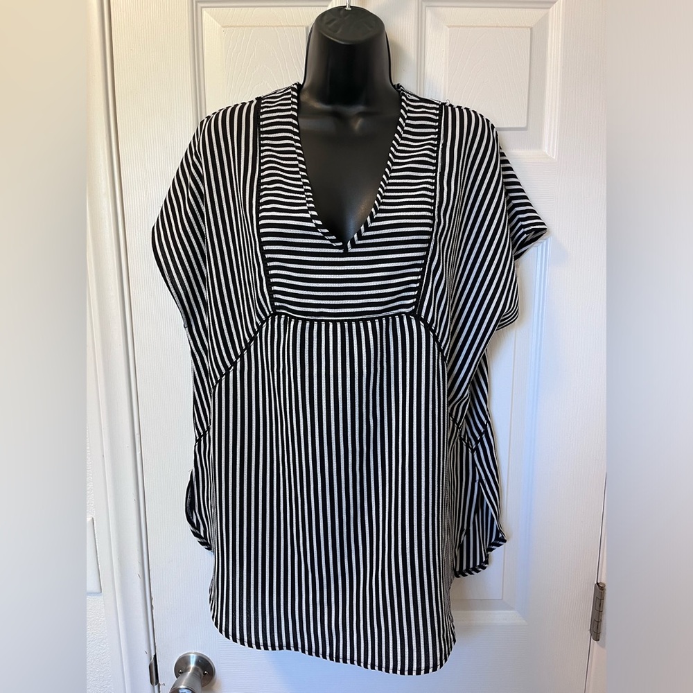 Xhilaration women’s beach cover-up, black and white. Size S